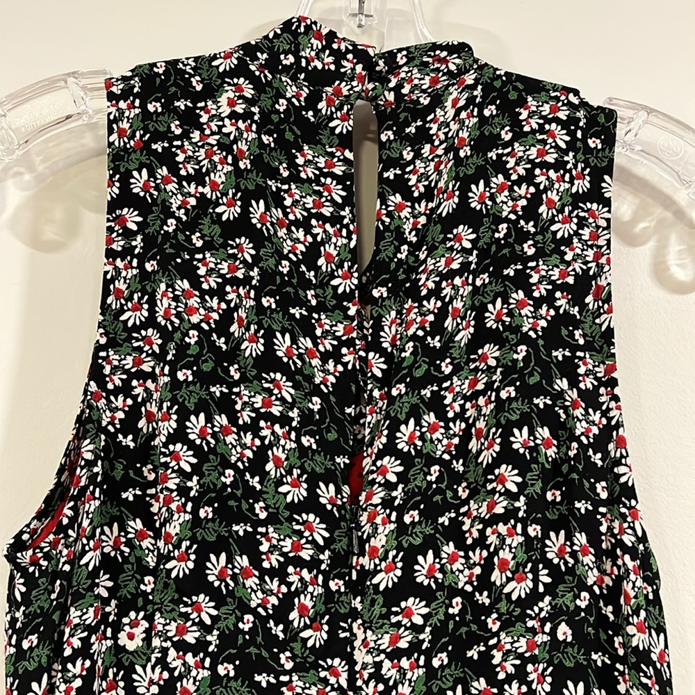 Maeve - 2, Black Floral Jumpsuit with V-Neck and Wide-Leg Design - Picture 9 of 11